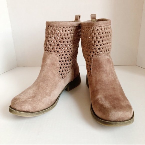 Mudd Shoes - Mudd Gabriel tan suede mid calf boots size 7